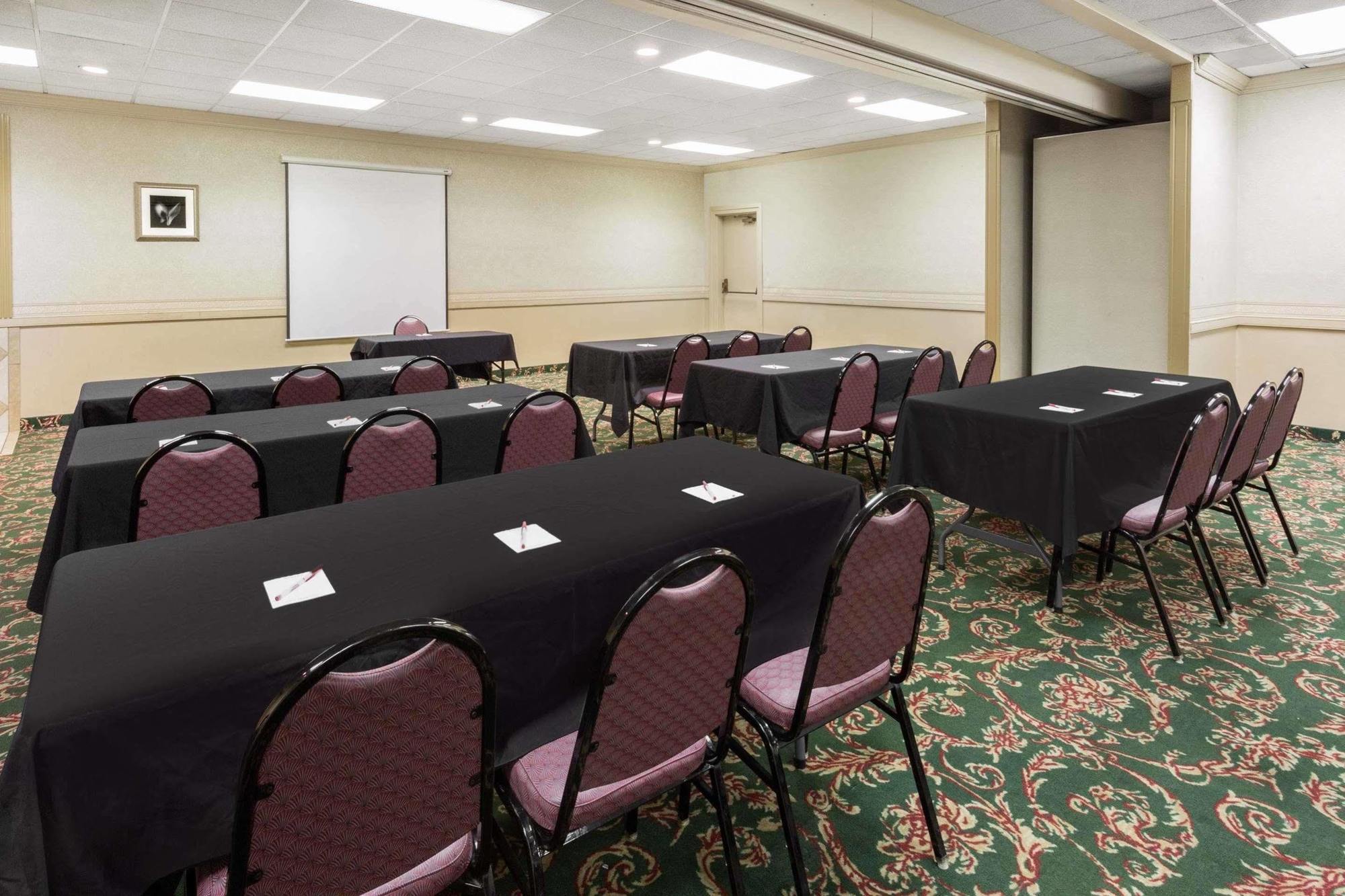 Motel Ramada By Wyndham Harrisonburg Extérieur photo